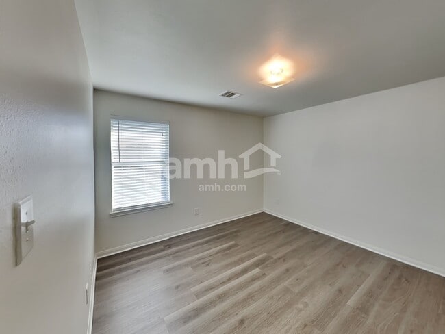 Building Photo - 13214 Ambrosa Dr