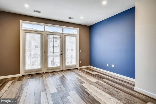 Building Photo - 2526 Sheridan Rd SE