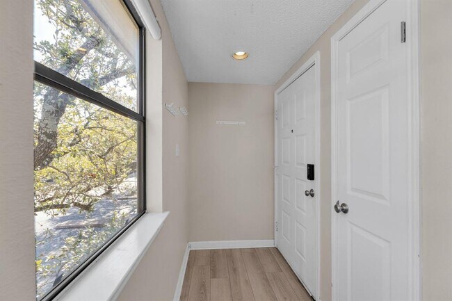 Building Photo - 9226 Jollyville Rd