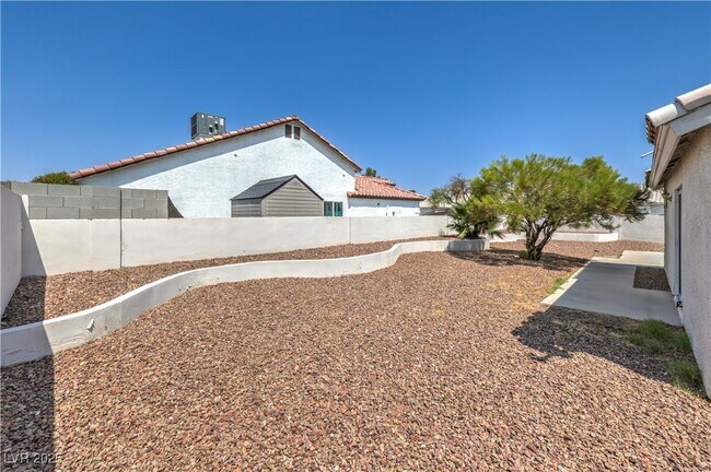 Building Photo - 4765 Calavo St