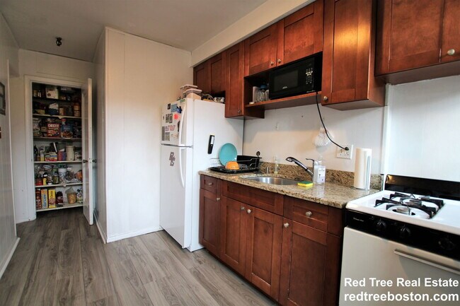 Building Photo - 1999 Commonwealth Ave