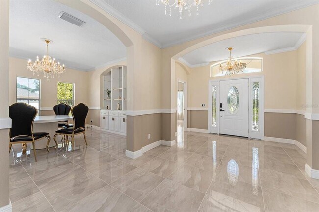 Building Photo - 2832 Rodeo Dr