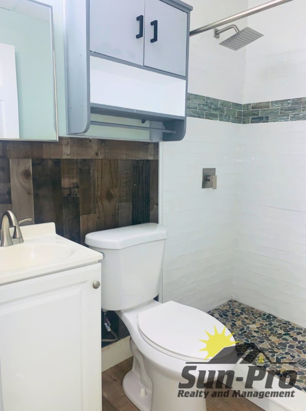 Building Photo - 136 W Pine Bluff St