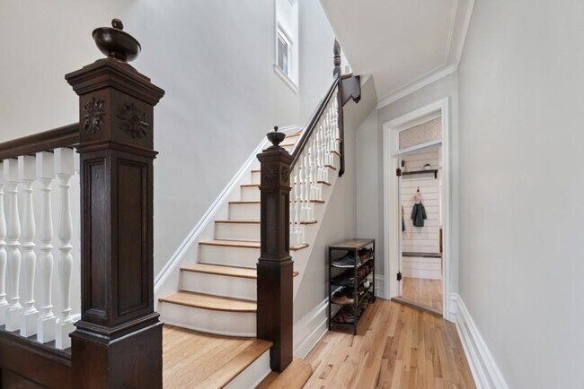 Building Photo - 161 Nesbit St