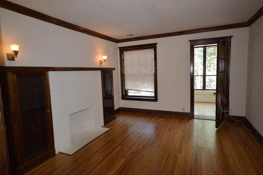 Primary Photo - 3711 N Fremont St