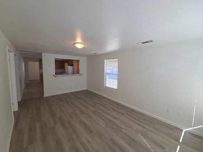 Building Photo - 903 Railroad Ave