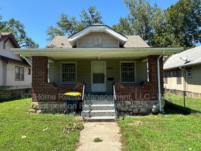 Primary Photo - 6838 The Paseo