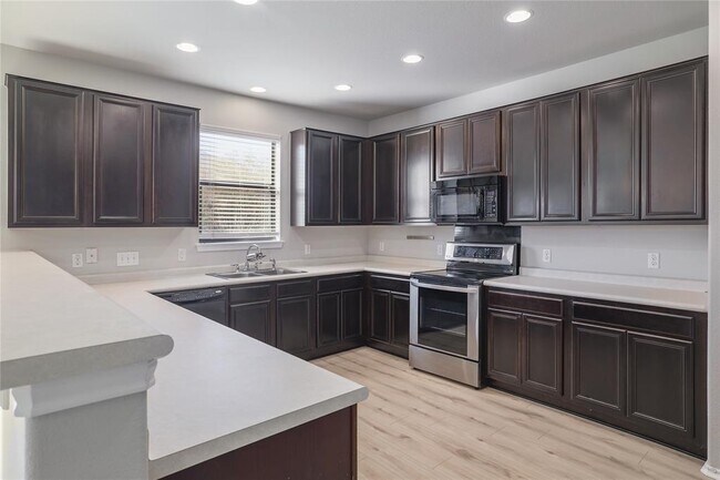 Building Photo - 315 Settlers Home Dr