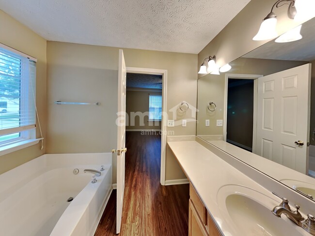 Building Photo - 315 Westminster Dr