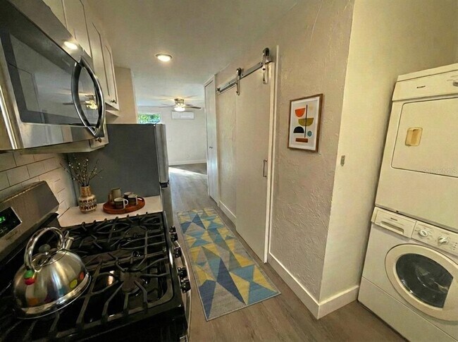 Building Photo - 3734 Burlington Ave N