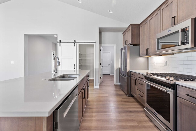 Building Photo - 6931 Dubuis Dr