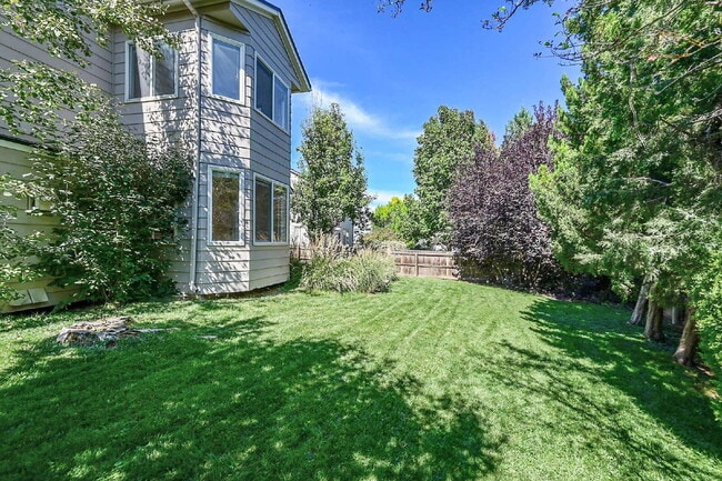 Building Photo - $2,795.00, 3-bed, 3.5-bath with bonus room...