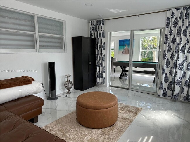 Building Photo - 4531 SW 42nd Terrace