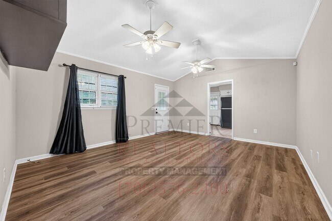 Building Photo - 4008 Penrod Dr