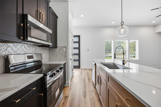 Building Photo - 4027 Cork Dr