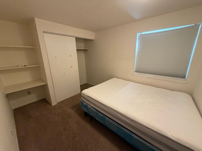 Building Photo - West End Living at Its Best — Spacious 3 Bed, 2 Bath with Garage!