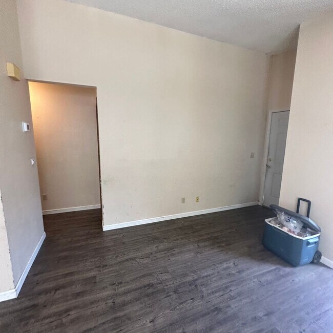 Building Photo - 281 Quail Wy