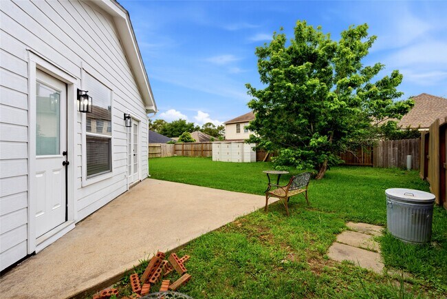 Building Photo - 3711 Slocom Dr