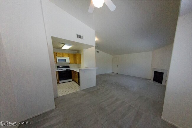 Building Photo - 350 S Durango Dr