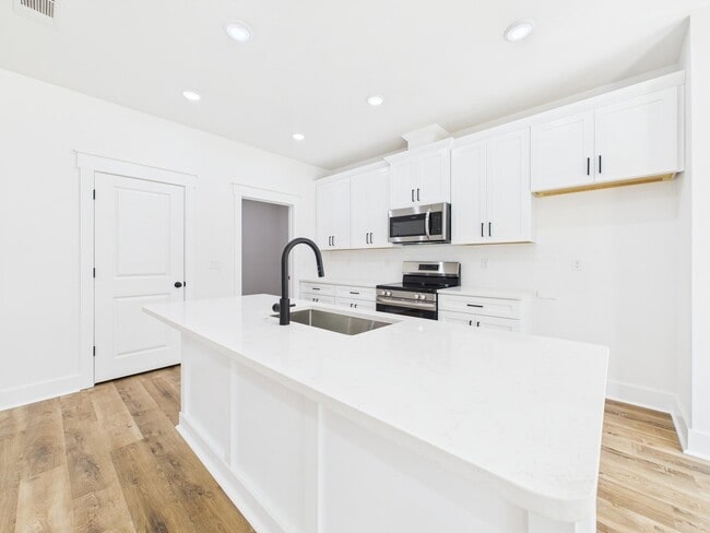 Building Photo - 333 Shoal River Dr