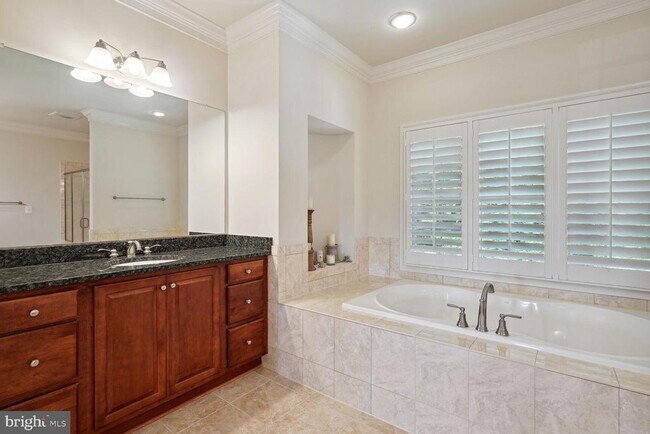 Building Photo - 1577 Maddux Ln
