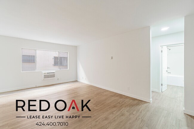 Building Photo - Gorgeous One Bedroom with Large Windows, A...