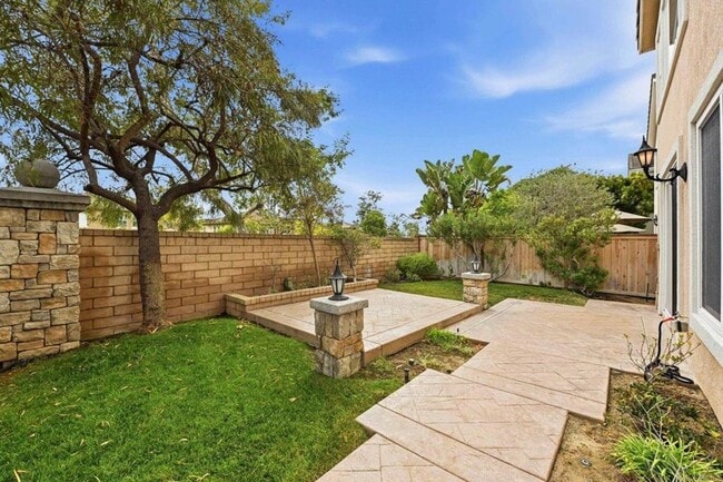 Building Photo - 5643 Willowmere Ln