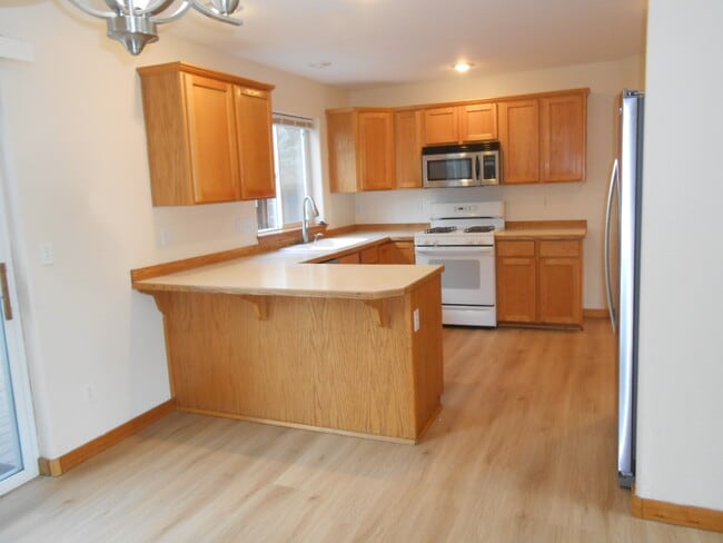 Building Photo - 20946 Lupine Ave