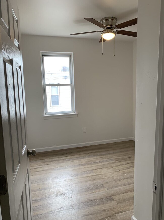 Building Photo - 3148 N 7th St