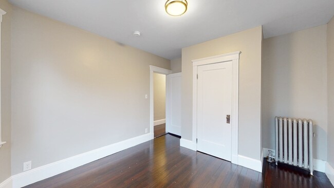 Building Photo - 6 Ashmont Ct