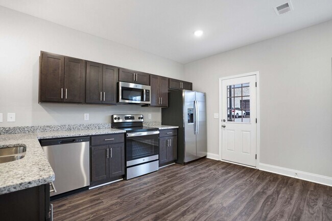 Building Photo - 955 Professional Park Dr