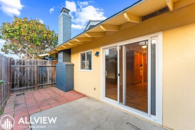 Building Photo - 7572 Amazon Dr