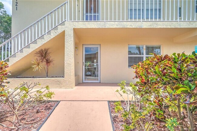 2950 SE Ocean Blvd 2950 SE Ocean - 2950 Se Ocean Blvd Stuart Fl Building Photo