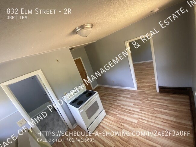 Building Photo - 832 Elm St