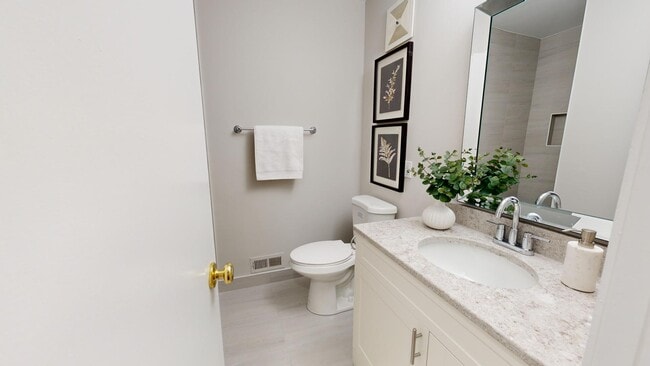 Building Photo - 773 Peninsula Ct