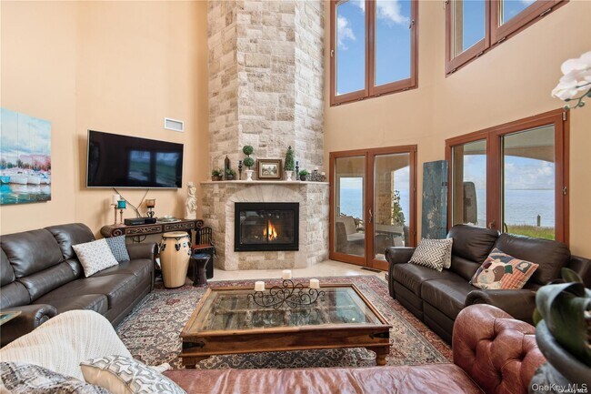 Building Photo - 13 Seatuck Ln