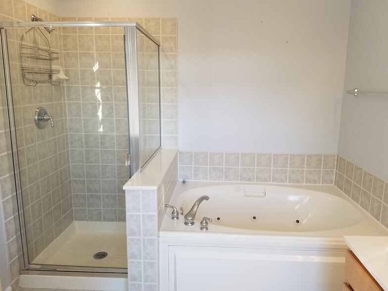 Master bath shower and jacuzzi tub - 135 Patrick Ave