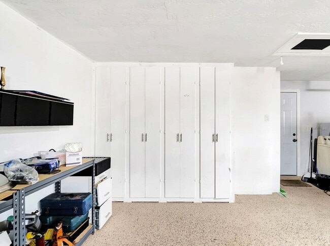 Building Photo - 7611 Spirea Dr