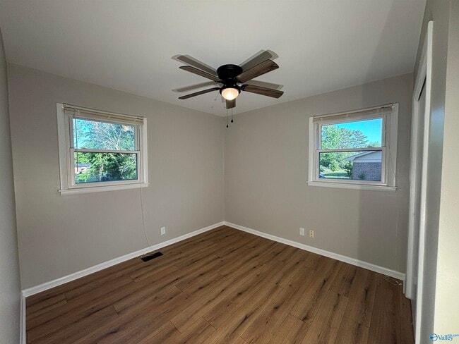 Building Photo - 510 Clift Dr