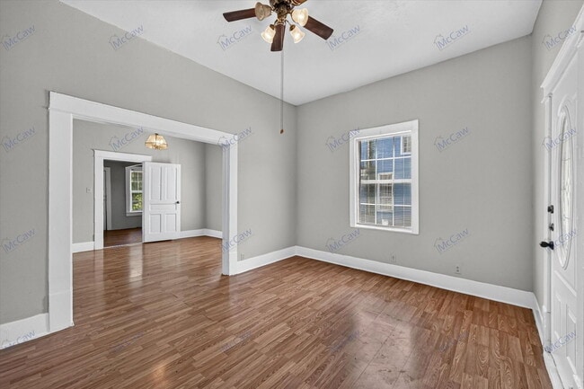 Building Photo - 419 N Grand Ave