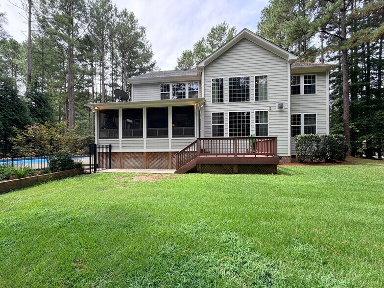 Building Photo - 5604 Pine Rock Ct