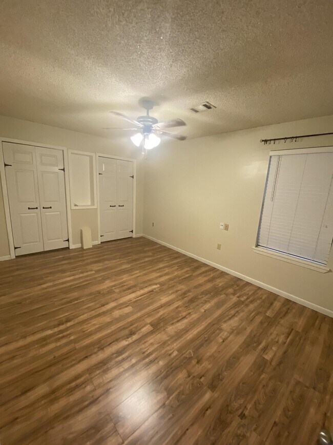 Building Photo - 2 Palmer Dr