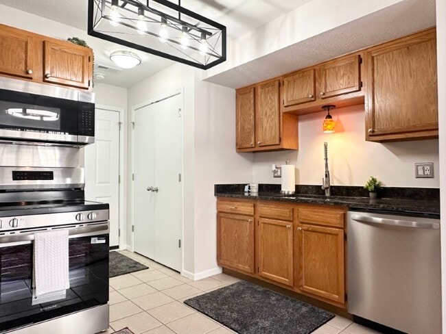 Building Photo - 1227 Leon Way