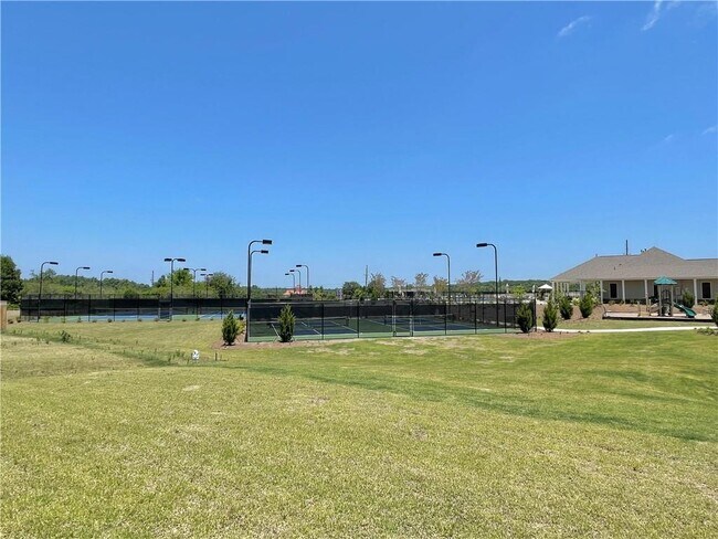 Building Photo - 350 Graham Campbell Ln