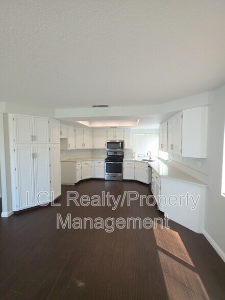 Building Photo - 24099 Golden Pheasant Ln