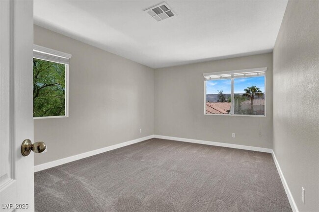 Building Photo - 8 Desert Dawn Ln