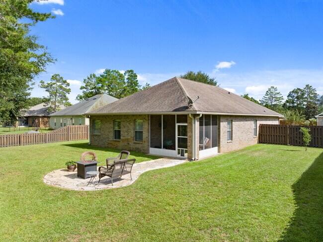 Building Photo - 526 Camellia Ct