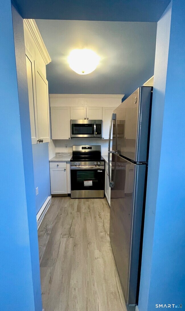 Building Photo - 31 Glenwood Ave