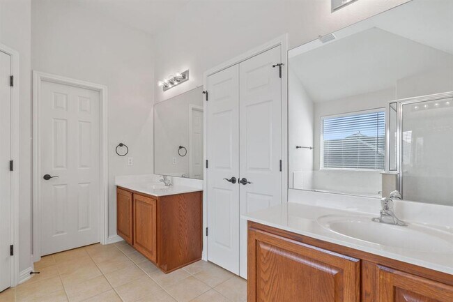 Building Photo - 2109 Petrified Forest Dr