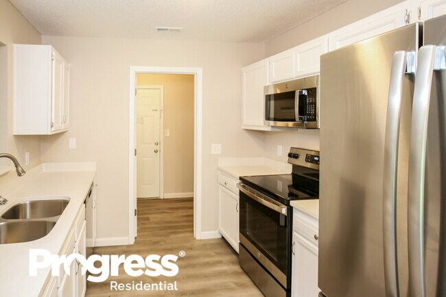 Building Photo - 4231 Village Trace Dr